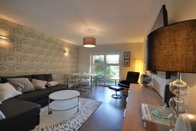 Image de Appartement de jardin élégant de deux chambres