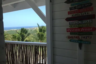 Beau bungalow récent avec vue.