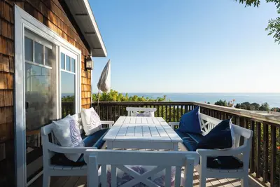 Image de Rabais d'été! Belle maison de designer de style Nantucket, près du complexe de montage