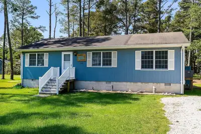 Image de Ce charmant Cottage de 3 chambres / 2 salles de bain est prêt à faire de vos rêves de vacances à Chincoteague une réalité.