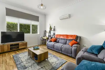 Image de Confort sur Crouch- Profitez de cette belle maison en plein Cbd.