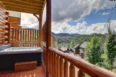 Image de Tout Neuf, Home Theater, Jeux Video Et Proche Du Centre-Ville De Gatlinburg!