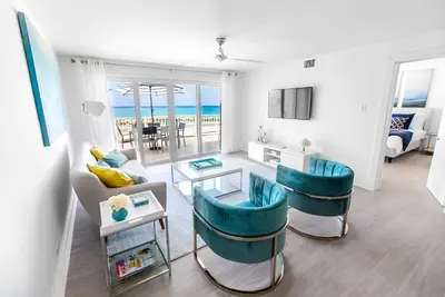 Image de Rabais Basse Saison! ! ! Conception Cond De 3 Chambres De Luxe Oceanfront De Luxe RÉNOVÉ