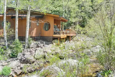 Image de Nouveau! Cabine sur Clear Creek pour les aventures et plus!