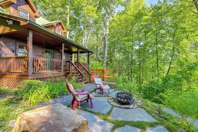 Image de Nouveau-Rustic Bryson City Cabin w / Fire Pit par la pĂŞche
