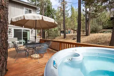 Image de * Fox Farm Modern Retreat ~ Jacuzzi ~ Loft de la salle de jeux ~