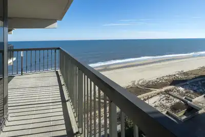 Image de Un incroyable récemment rénové 3 chambres / 2 salles de bain Oceanfront Condo à Ocean City, Md!