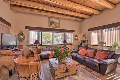 Image de Nouveau! Maison somptueuse El Prado avec bain à remous près du centre-ville!