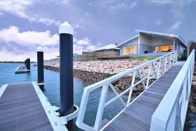 Image de La maison de canal de luxe Carnarvon