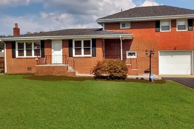 Image de 99 $ la nuit 3 chambres 1 grand bain, marche de la rivière Watauga, emplacement central