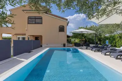 Image de Bel appartement avec piscine privée, Wifi, climatisation, Tv, terrasse et parking