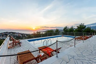 Image de Ancora villa avec vue magnifique sur la mer et la montagne