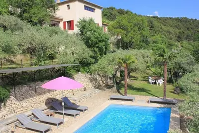 Image de Entre Ventoux et Luberon - La Roque/Pernes - Demeure de charme avec piscine.