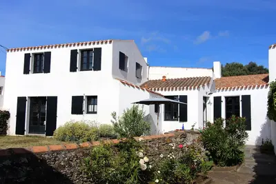 Image de Maison de charme avec jardin dans St Sauveur, village central de l'ile d'Yeu