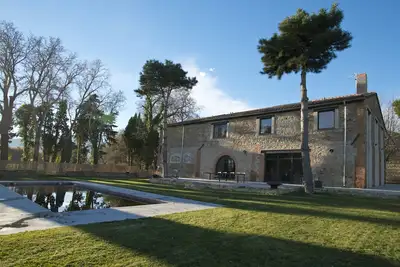 Image de Magnifique Mas entre vignes et vergers