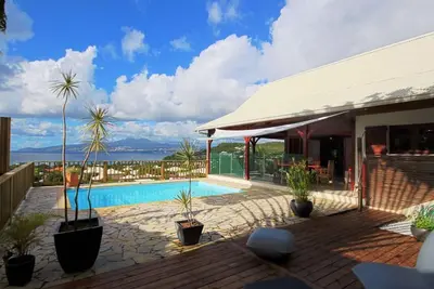 Image de Villa \"classée \", ouverte sur l'extérieur, magnifique vue baie de Fort de France