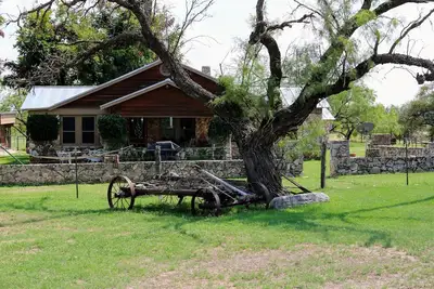 Image de Walnut Creek Ranch ~ Une escapade champĂŞtre unique pour les couples et les familles