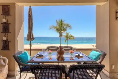 Image de Direct Oceanfront avec une vue imprenable dans luxueuse et privée villa 5 étoiles!