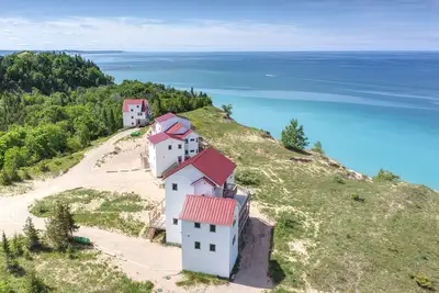 Image de Lake Bluff Preserve Poplar Apartment avec vue sur le lac Michigan pour 6 personnes