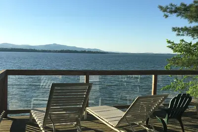 Image de Chalet chaleureux et confortable sur le magnifique lac Champlain.