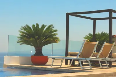 Image de Penthouse de luxe à Los Muertos Beach, piscine à débordement et jacuzzi, situé au centre