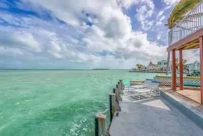 Image de Ocean Perch, quai, vue sur l'eau ouverte, piscine chauffée de 80 ', tennis, à 20 minutes de Key West