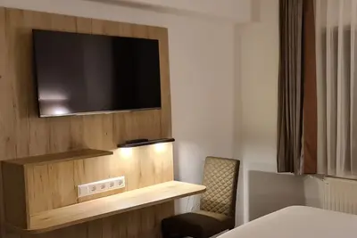 Image de 4-Bettzimmer mit FrĂĽhstĂĽck, Dusche und Wc