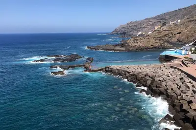 Image de Appartement en première ligne de plage avec vue spectaculaire pour se détendre