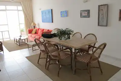Image de Appartement spacieux et lumineux. Accueille les familles. En face de la plage