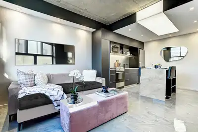 Image de Appartement spacieux près de McGill