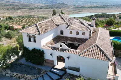 Image de Cortijo Rustic Espagnol avec vues imprenables du Lac et des montagnes