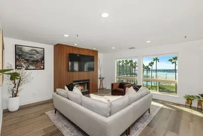 Image de Vues fantastiques - Oceanfront 2 chambres - - Sur le sable avec piscine pour 7 personnes