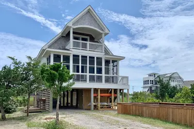 Image de Adicus House: Proche des plages d'Ocracoke, vues panoramiques depuis les ponts