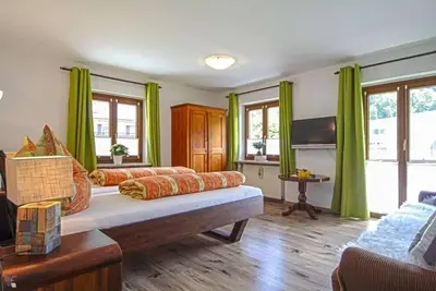 Image de Fewo Jenner, 2-4 Personen, Balkon, zwei separate Schlafzimmer, Balkon