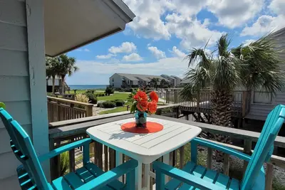 Image de Économies d'automne! 1br / 1ba, 60 secondes de la plage, promenade facile à State Park