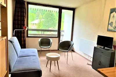 Image de Studio cosy avec coin montagne, proche télésiège et commerces, parking privé, retour ski direct!