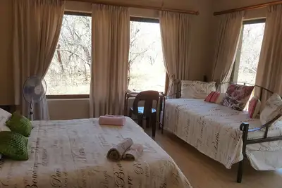 Image de Homesta dans la nature à l'intérieur d'un domaine faunique