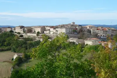 Image de Studio renové dans village médiéval