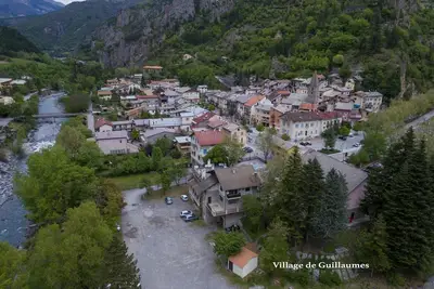 Image de Appartement pour 4 personnes à Guillaumes Résidence Reine jeanne