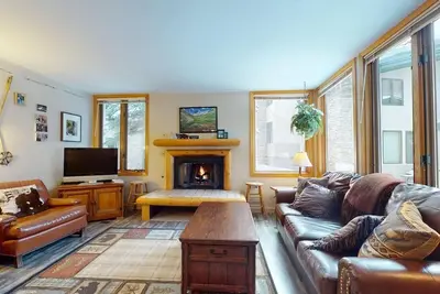 Image de Super endroit! Jacuzzi! Appartement de ski ~ Tamarack