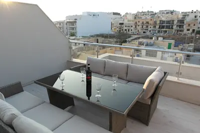 Image de ★ Nouvel appartement Penthouse, entièrement climatisé, 100 Mbps Wifi, 5 couchages ★