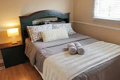 Image de Lakeside 2Br \/ 1Ba 2 levels Appt Prvt Bath & Kitchen Prvt Entrée 10 min jusqu'à Halifax