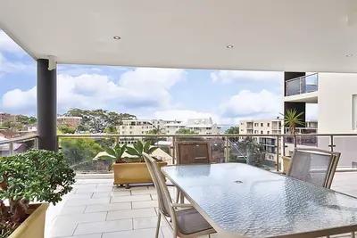 Image de 8 'Carrington' 15 Government Road - unité spacieuse avec climatisation et ascenseur