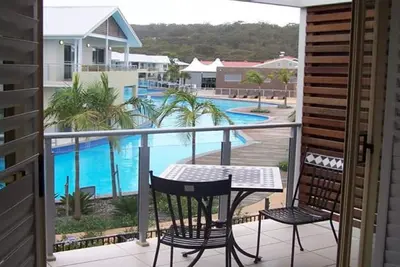 Image de 349 'Oaks Pacific Blue' 265 Sandy Point Road - piscine fantastique