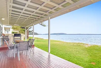 Image de 'Beached Inn' 93 Foreshore Drive - Spacieuse maison en front de mer