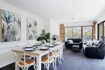 Image de 68 'Bay Parklands', 2 Gowrie Ave - climatisation, piscine, court de tennis, spa commun