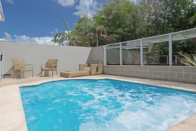 Image de 516 'Oaks Pacific Blue', 265 Sandy Point Road- piscine privée, climatisation, Wifi