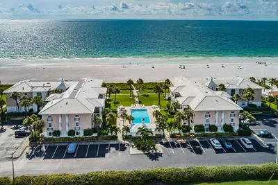 Image de Nouveau Sur Le MARCHÉ Des Vacances! Front De La Plage 3 Chambres - Mensuel!