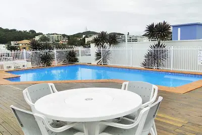 Image de 9 'Nelson Towers' 71a Victoria Parade - unité au cœur de Nelson Bay avec vue sur l'eau