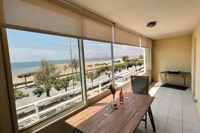 Image de Idéalement situé appartement de plage avec toutes commodités à distance de marche